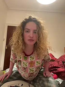 curlyirishgirl online show from 13, 3, 2026