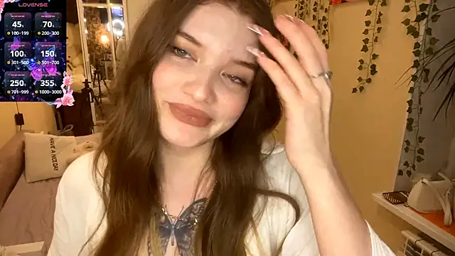 Snapshot of TracyDenoon chatting on 8, 3, 2026 TracyDenoon online show from 8, 3, 2026