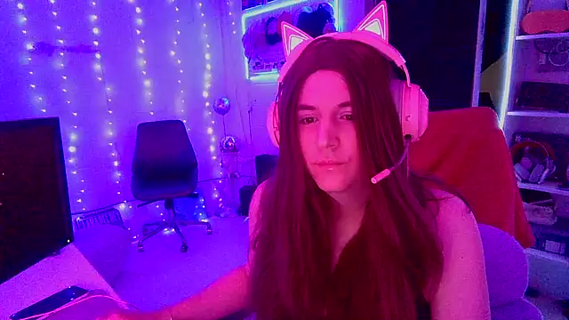 Snapshot of Moongirl117 chatting on 8, 3, 2026 Moongirl117 online show from 8, 3, 2026