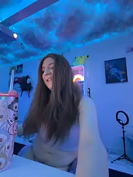 Snapshot of Moongirl117 chatting on 12, 3, 2026 Moongirl117 online show from 12, 3, 2026