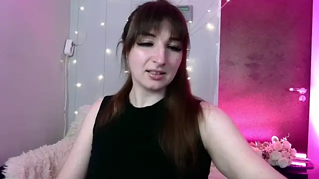 Birdie Kiss online show from 8, 6, 2026