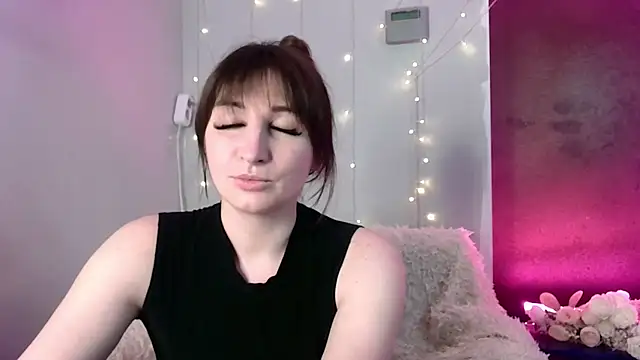 Birdie Kiss online show from 12, 6, 2026