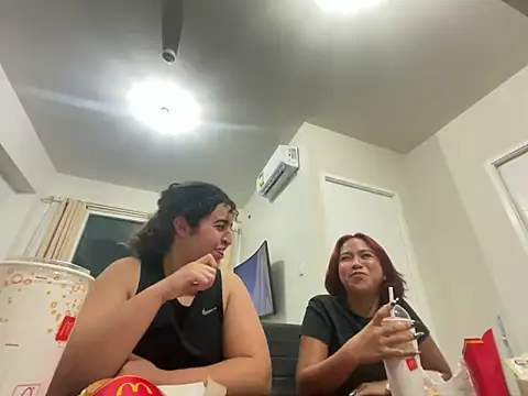 yassiestar online show from 28, 4, 2026