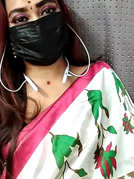 Cutie Nila online show from 18, 7, 2026