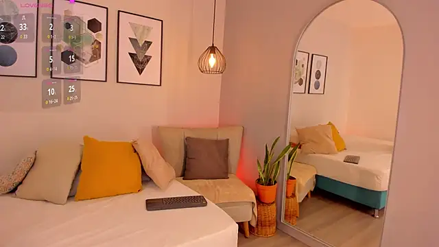 ariavelvet  online show from 25, 4, 2026