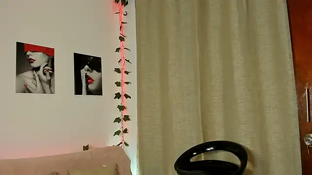 Rebeca Marchetti online show from 28, 4, 2026