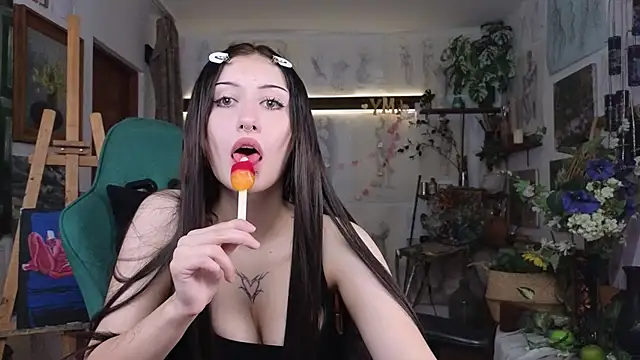 Snapshot of EffieMeowley chatting on 4, 7, 2026 EffieMeowley online show from 4, 7, 2026