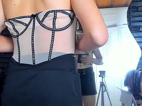 LiiaCollins online show from 13, 3, 2026