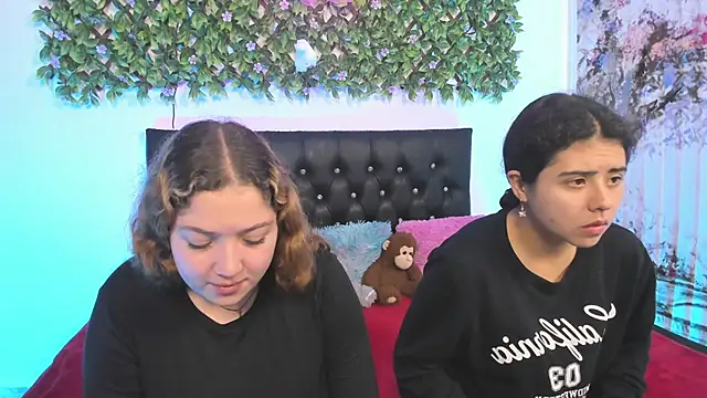 valeria and zoe online show from 28, 4, 2026