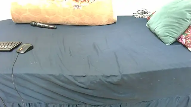 Freakycandy02 online show from 17, 4, 2026