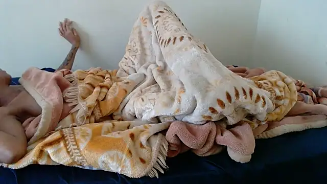 Freakycandy02 online show from 18, 4, 2026