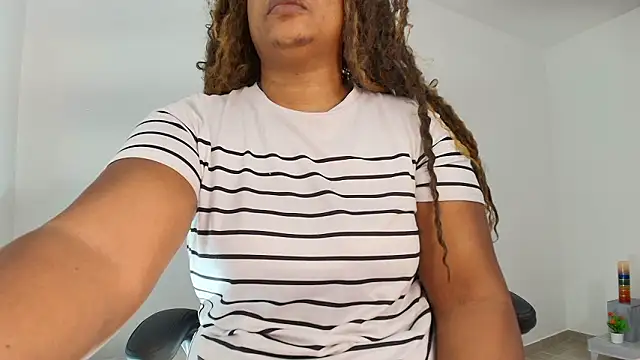 luxy benet online show from 3, 3, 2026