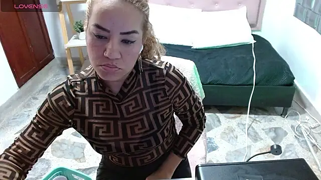 Brenda  222 online show from 26, 2, 2026