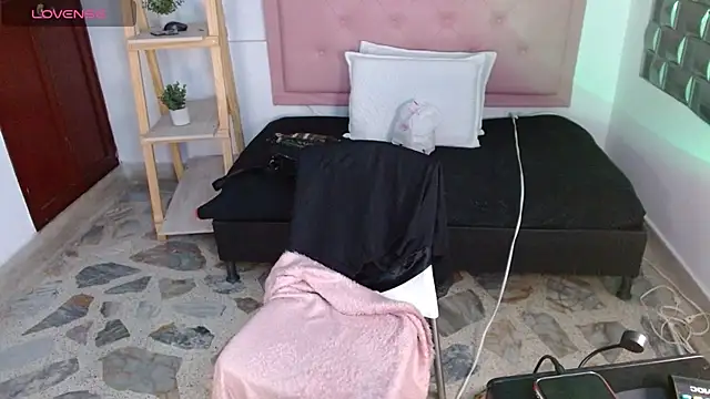 Brenda  222 online show from 3, 3, 2026