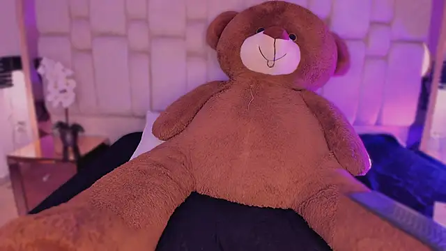 AgathaUwuDoll online show from 24, 4, 2026