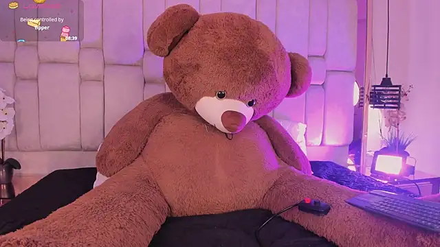 AgathaUwuDoll online show from 28, 4, 2026