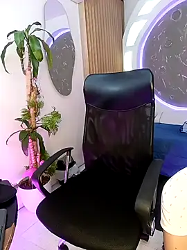 ritzabeth daniel online show from 26, 4, 2026