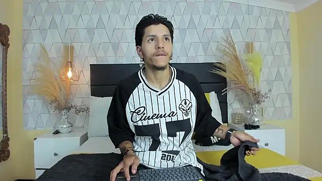 DanteLuxx online show from 15, 3, 2026