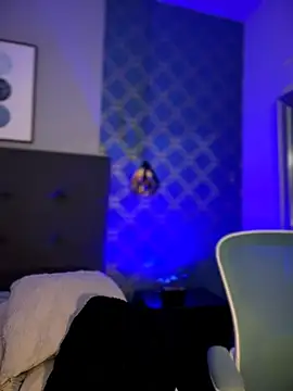 LilyBauer online show from 21, 4, 2026