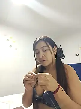 Snapshot of violetax2 chatting on 10, 3, 2026 violetax2 online show from 10, 3, 2026