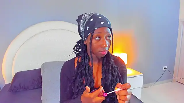 zoepinkett online show from 28, 2, 2026