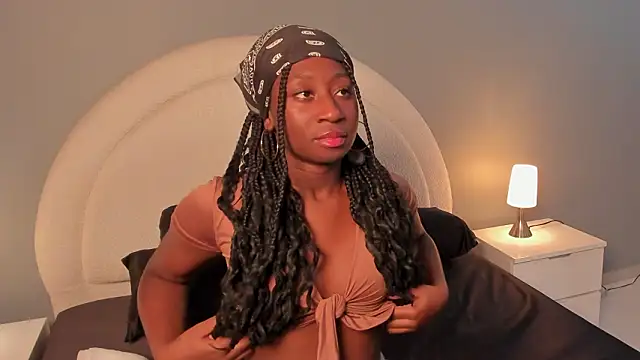 zoepinkett online show from 21, 3, 2026