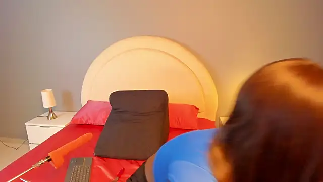 zoepinkett online show from 24, 4, 2026