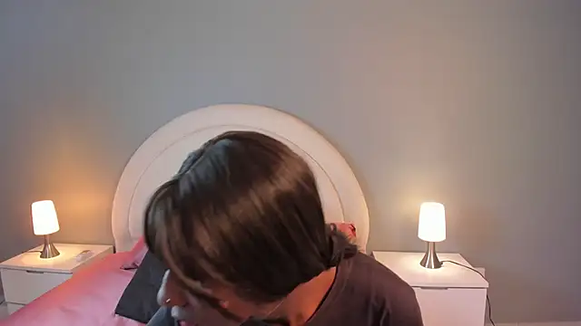 zoepinkett online show from 27, 4, 2026