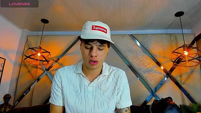 EXCLUSIVE8 online show from 13, 4, 2026