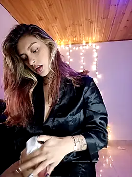 Snapshot of agathamoont chatting on 7, 3, 2026 agathamoont online show from 7, 3, 2026