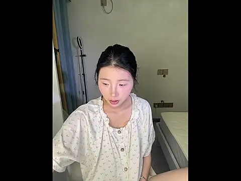 Y--F--LOVE online show from 22, 4, 2026