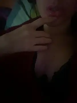 DAPHNE  00 online show from 8, 3, 2026