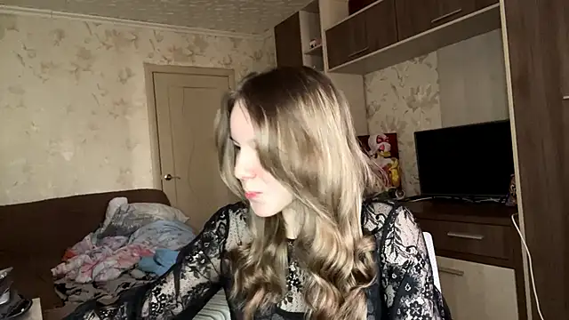 PrettyReal online show from 10, 3, 2026