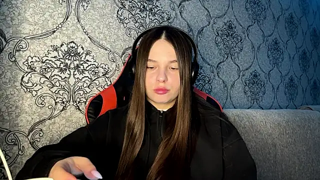 AkikoAnkrom online show from 11, 3, 2026