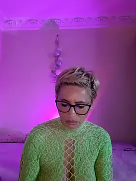 LunaBlaise online show from 8, 6, 2026