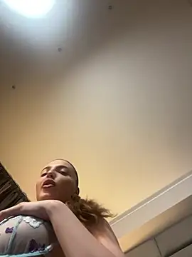 KarmaFoxx online show from 28, 4, 2026