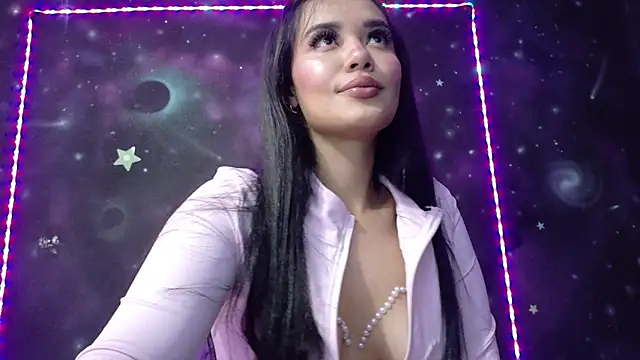 ValentinaRojass  online show from 17, 4, 2026