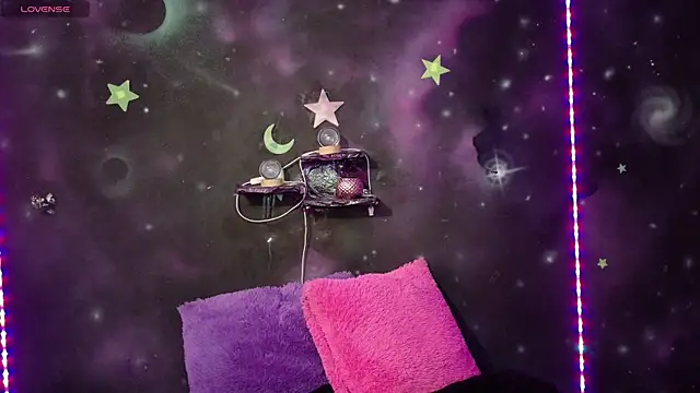 ValentinaRojass  online show from 25, 4, 2026