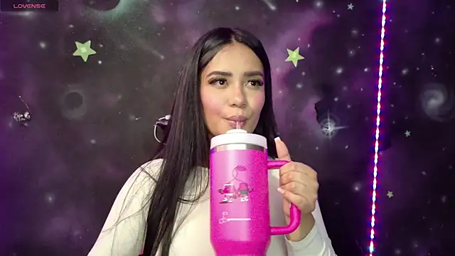 Snapshot of ValentinaRojass_ chatting on 8, 5, 2026 ValentinaRojass online show from 8, 5, 2026