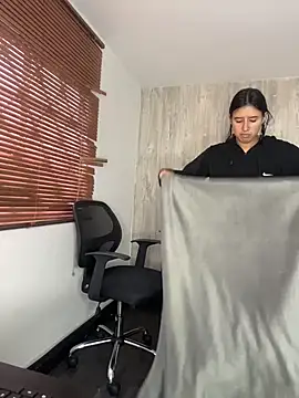 LilyRossi  online show from 27, 7, 2026