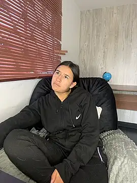 LilyRossi  online show from 28, 7, 2026