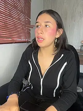 LilyRossi  online show from 28, 7, 2026