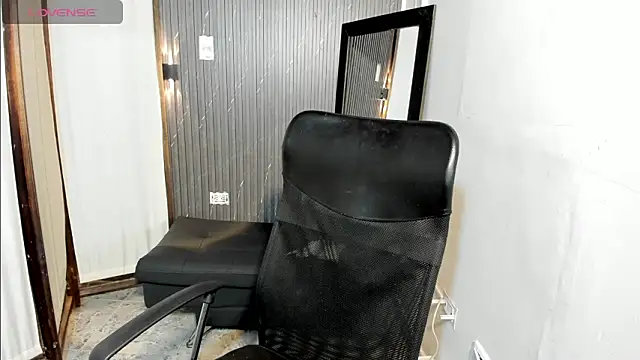 CharlotteKing8 online show from 12, 3, 2026