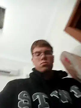 Alejandro27003 online show from 5, 3, 2026