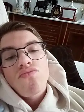 Alejandro27003 online show from 8, 3, 2026