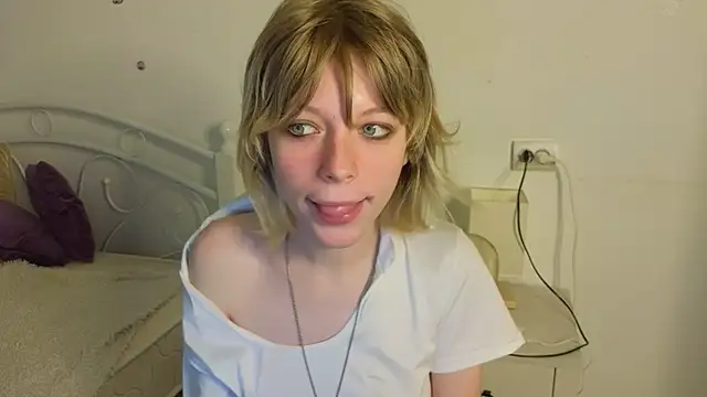 MollySally online show from 10, 6, 2026
