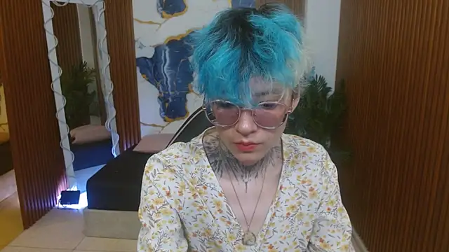 Lyra tay online show from 22, 4, 2026