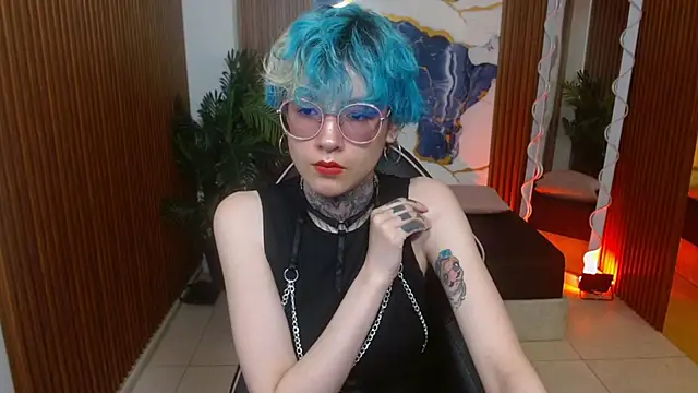 Lyra tay online show from 25, 4, 2026