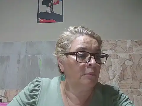 Snapshot of momismilf544 chatting on 28, 3, 2026 momismilf544 online show from 28, 3, 2026