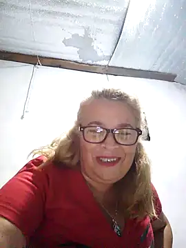 momismilf544 online show from 15, 4, 2026